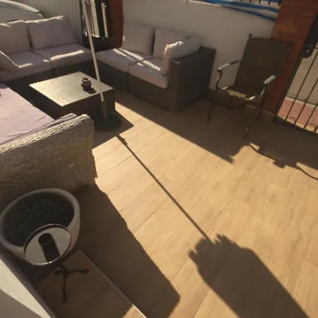 منزل للإقامة Little Peaceful Retreat With Bath, Heating, Terrace, Free Wifi Fridge Easy Parking