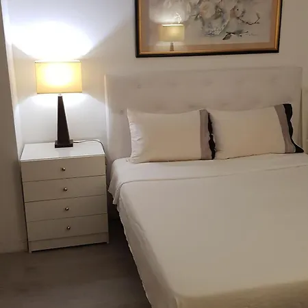 Little Peaceful Retreat With Bath, Heating, Terrace, Free Wifi Fridge Easy Parking ماربيا