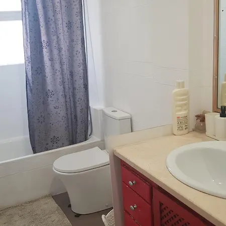 Little Peaceful Retreat With Bath, Heating, Terrace, Free Wifi Fridge Easy Parking ماربيا