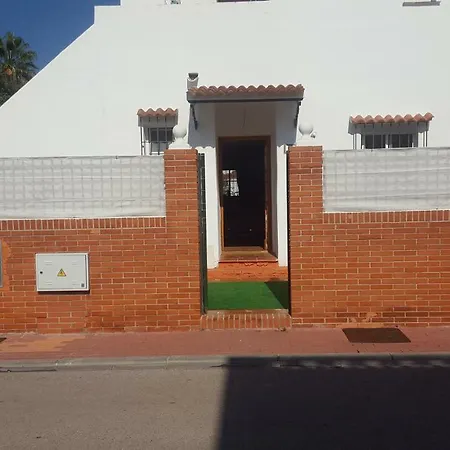 Little Peaceful Retreat With Bath, Heating, Terrace, Free Wifi Fridge Easy Parking منزل للإقامة ماربيا