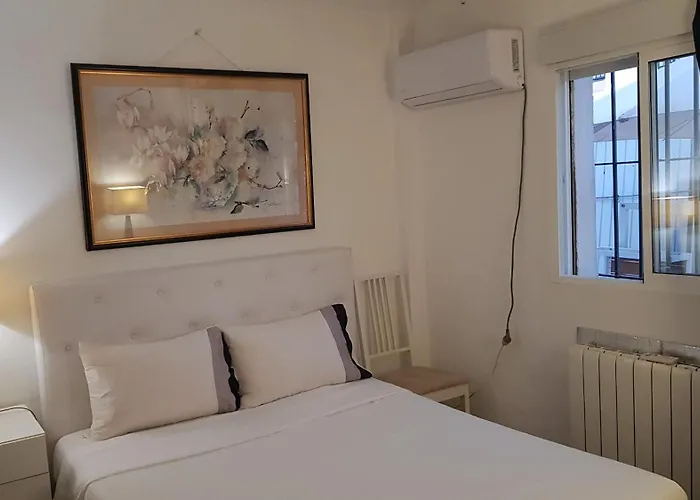 Little Peaceful Retreat With Bath, Heating, Terrace, Free Wifi Fridge Easy Parking * 마르베야