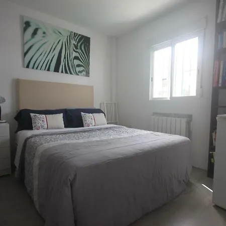 Accommodatie bij particulieren Little Peaceful Retreat With Bath, Heating, Terrace, Free Wifi Fridge Easy Parking