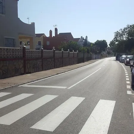 Little Peaceful Retreat With Bath, Heating, Terrace, Free Wifi Fridge Easy Parking Accommodatie bij particulieren Marbella