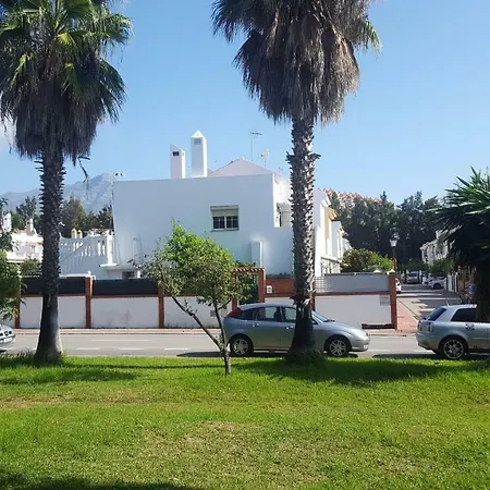 Pansiyon Little Peaceful Retreat With Bath, Heating, Terrace, Free Wifi Fridge Easy Parking