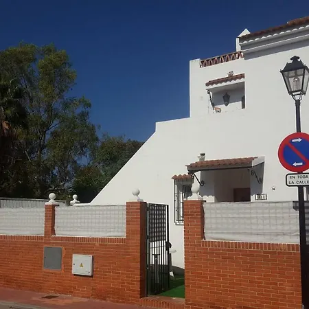 Pansiyon Little Peaceful Retreat With Bath, Heating, Terrace, Free Wifi Fridge Easy Parking *