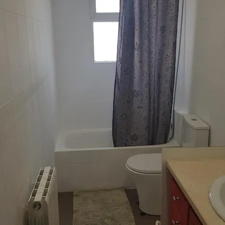 Little Peaceful Retreat With Bath, Heating, Terrace, Free Wifi Fridge Easy Parking *