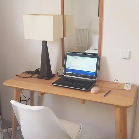 Ubytování v soukromí Little Peaceful Retreat With Bath, Heating, Terrace, Free Wifi Fridge Easy Parking